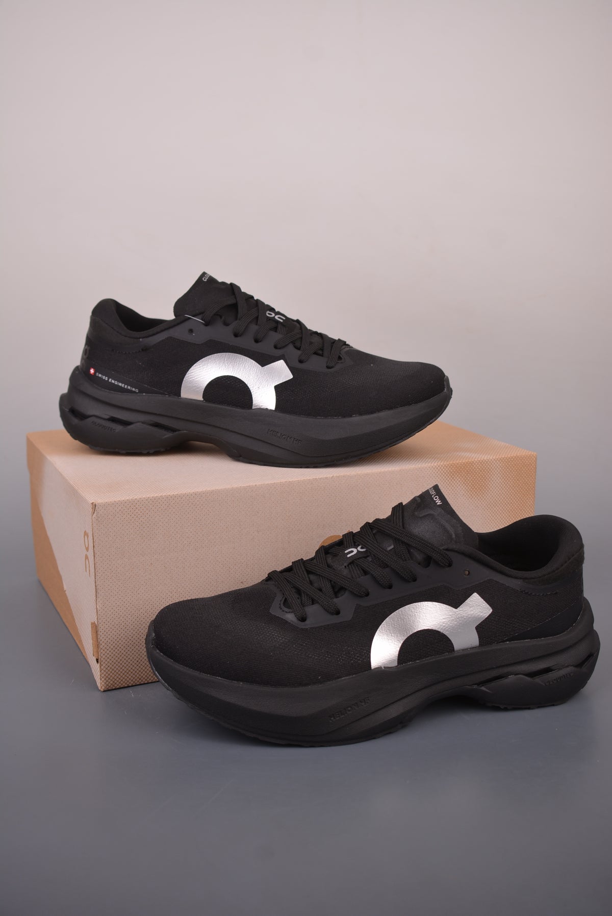 On Cloudmonster 3 Hyper "Eclipse / Black"
